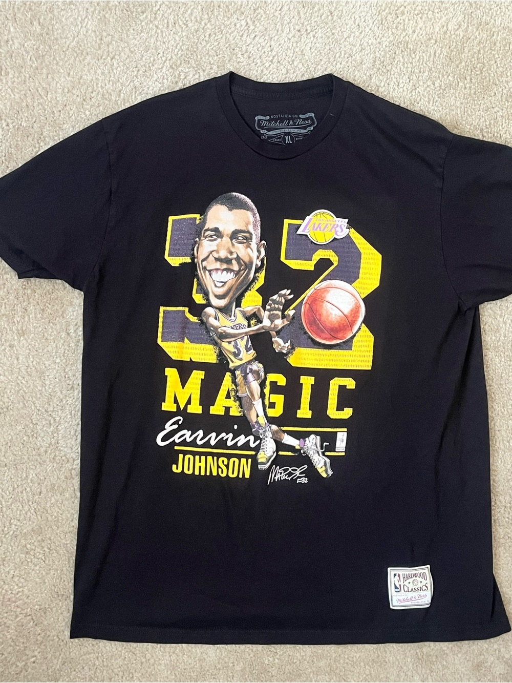 Mitchell And Ness Magic Johnson #32 Caricature Tee - Black & Yellow Size XL